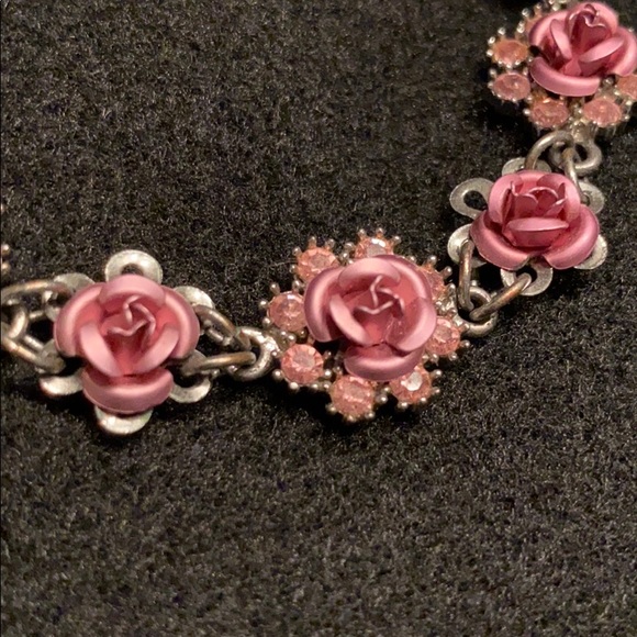 Rose necklace, 17 1/2 inch adjustable necklace - Picture 2 of 6